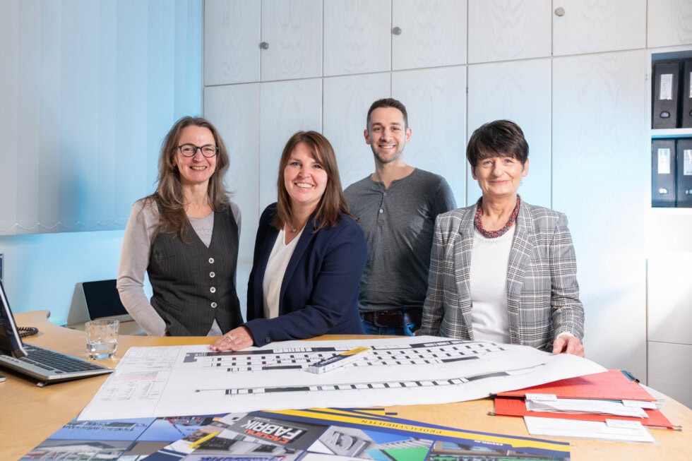 Photo by Cytonn Photography two people shaking hands